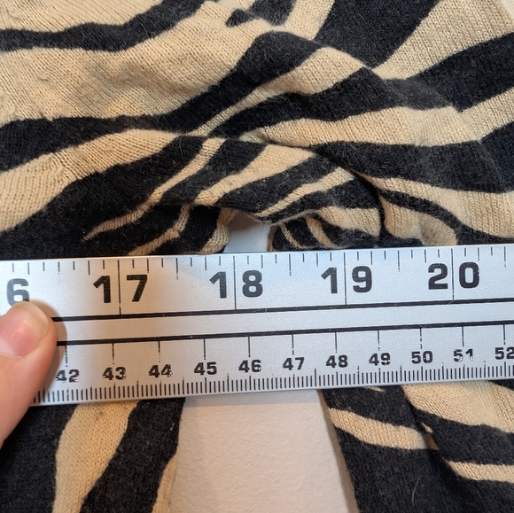 JCREW Classy TEDDIE zebra Small S Sweater Black and brown *So Soft* - Picture 10 of 10